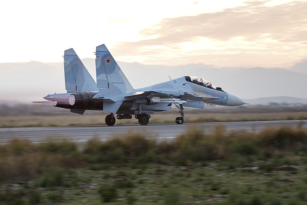 ap foto : vadim savitsky : this photo taken on friday, dec.  18, 2015 and provided by the russian defense press service, shows a russian su-34 bomber taxiing out at the hemeimeem air base in syria. russia has been carrying out an air campaign in syria since sept. 30. (vadim savitsky/russian defense ministry press service via ap) ap provides access to this publicly distributed handout photo provided by russian defense ministry press service. mandatory credit ap cannot independently verify date, location or content of this pictur mideast syria russi automatarkiverad